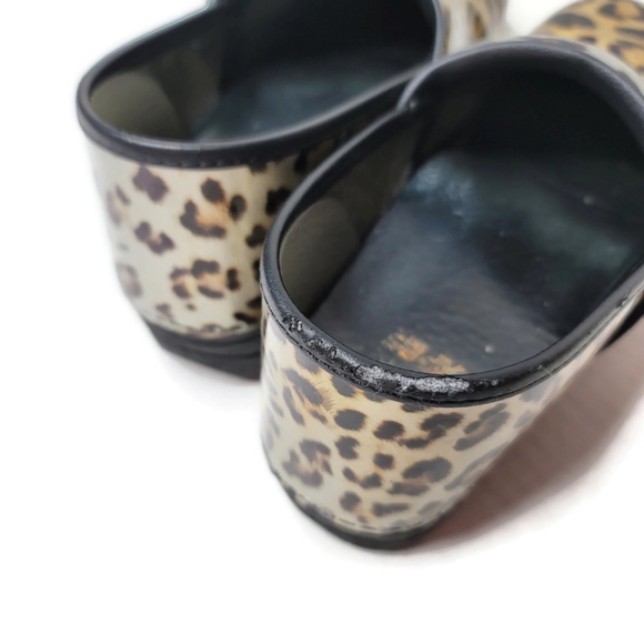 Dansko leopard cheetah print clogs size 40 metalic black gold and brown. - Picture 3 of 11